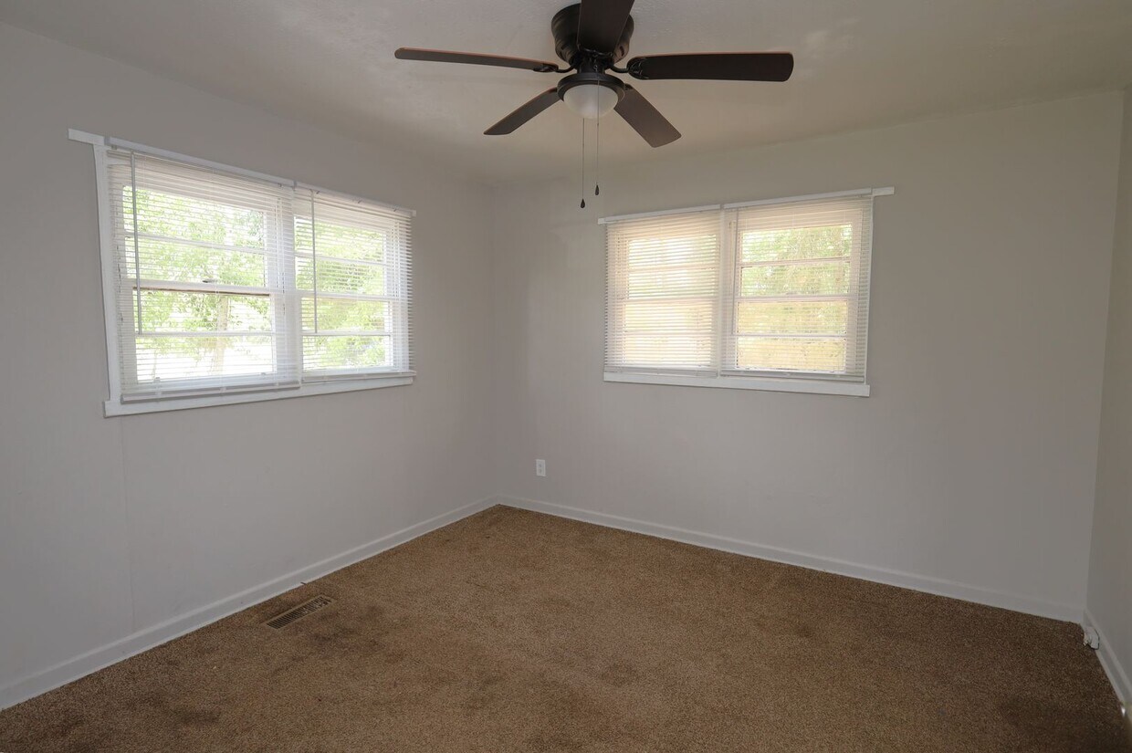 Foto del edificio - 604 E Brookwood Dr