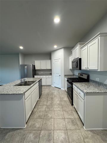 Building Photo - 7948 Oaktown Dr
