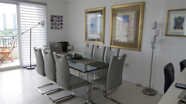 Foto del edificio - 2880 NE 14th Street Causeway
