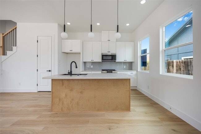 Foto del edificio - 4804 Carmen St