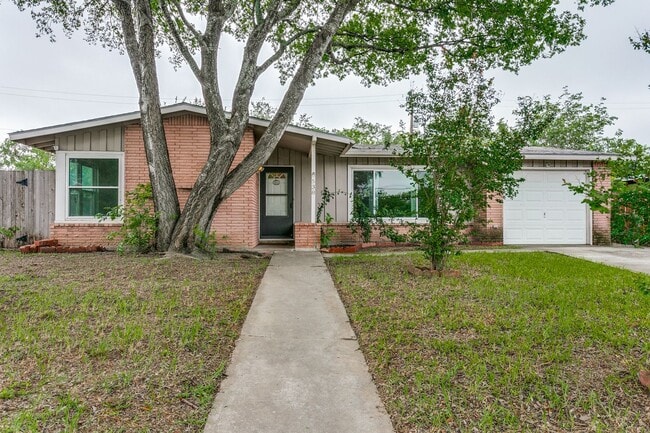 Building Photo - RENOVATED 2-BEDROOM HOME IN EAST TERRELL HILLS