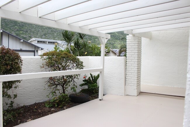 Foto del edificio - 1279 Kaeleku St