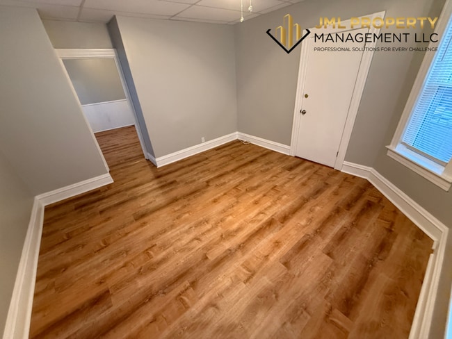 Building Photo - 117 Irving St