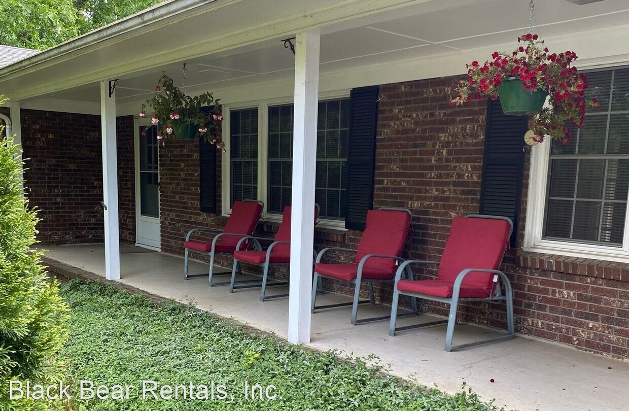 Primary Photo - 3 br, 3 bath House - 301 Allen Mountain Drive