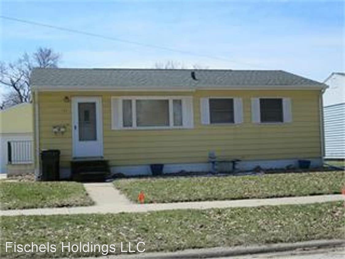 2 br, 1 bath House 717 Bismark Ave House Rental in Waterloo, IA