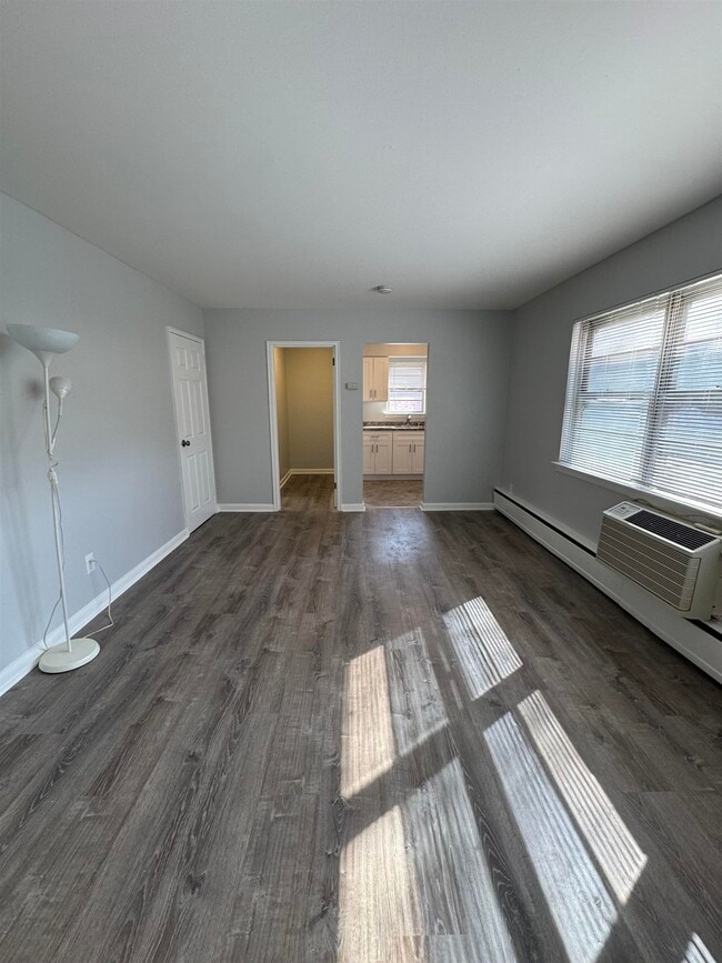 Building Photo - 325 Essex St