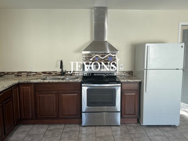 Building Photo - 2-bedroom home near Pioneer Park with easy access to major local routes for convenient travel!