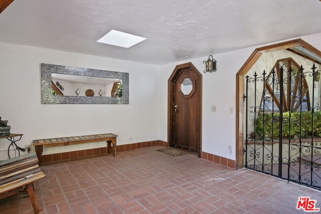 Building Photo - 4322 Ensenada Dr