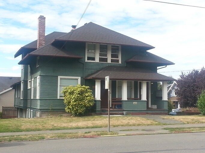 Foto principal - 1633 10th Ave W