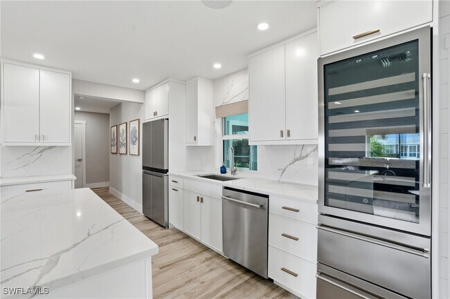 Foto del edificio - 6163 Plumosa Ave