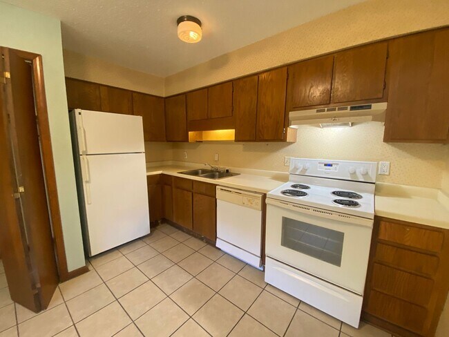 Foto del edificio - 710 Meadowbrook St