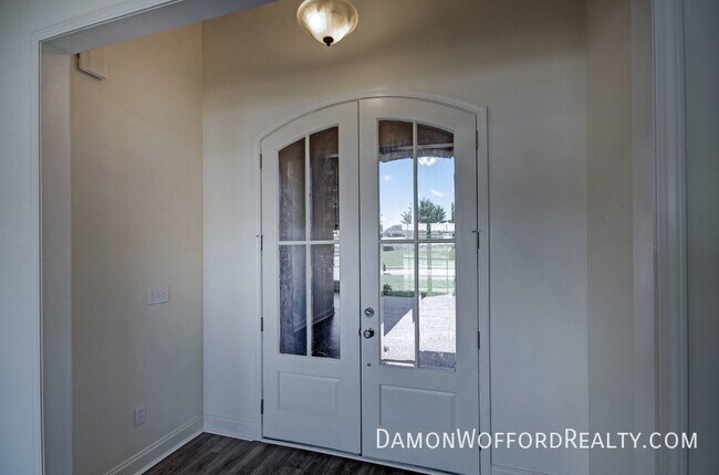 Foto del edificio - 142 Lakeway Drive