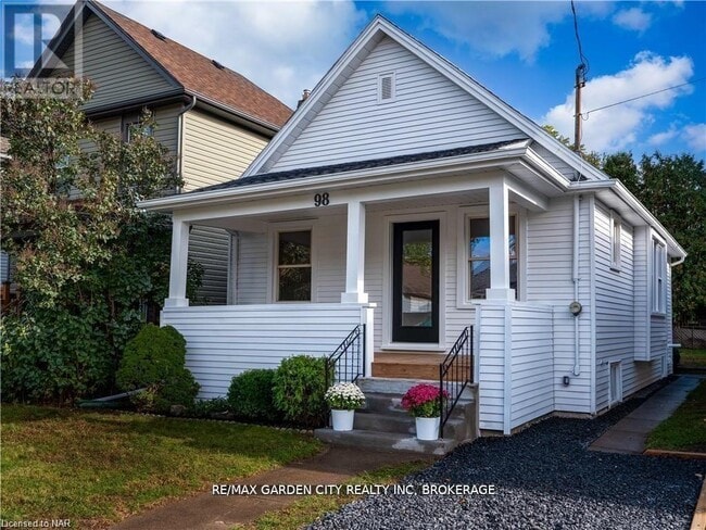 Building Photo - 98 Pleasant Ave