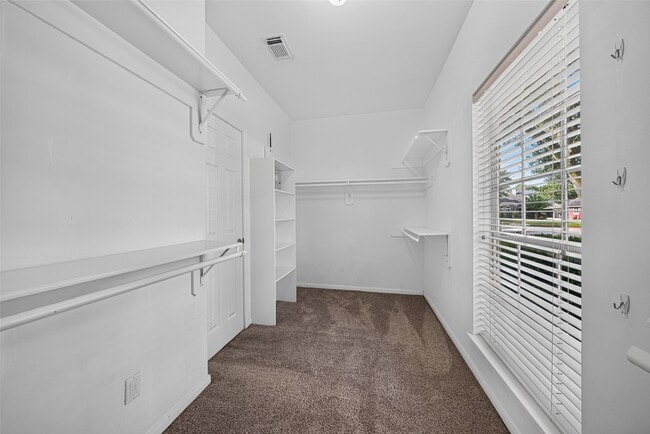 Building Photo - 1719 Cantigny Ln