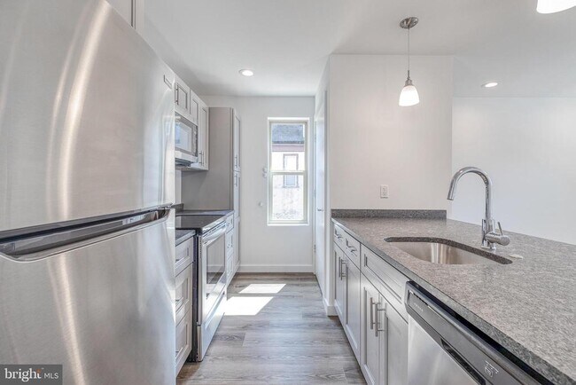 Foto del edificio - 751 N 43rd St