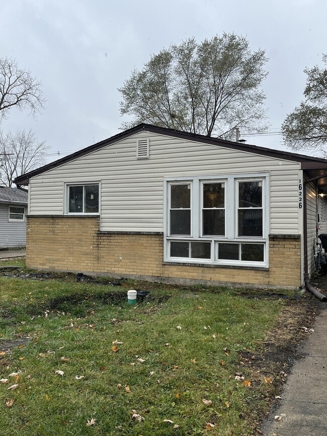 Building Photo - 16226 Ashland Ave