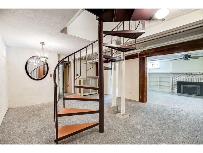 Building Photo - 1771 James Ave S