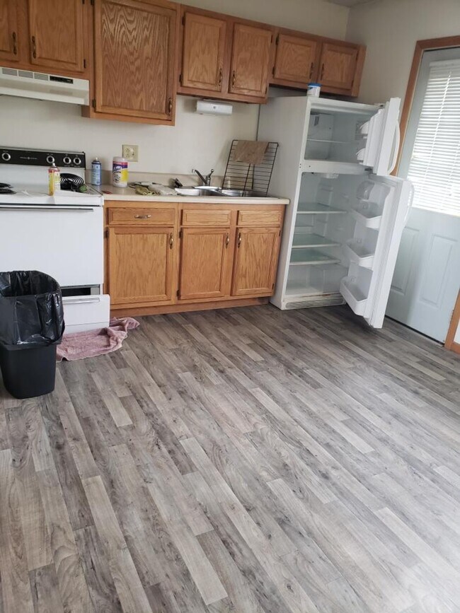 17 1/2 Park Crest Ct, Eldridge, IA 52748 Townhome Rentals in Eldridge