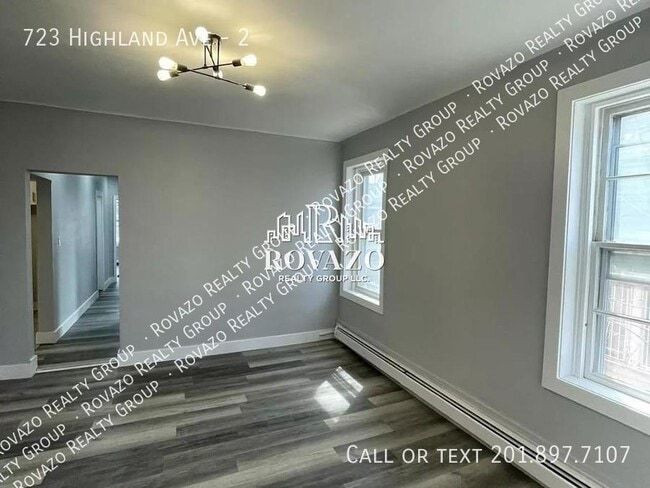 Building Photo - 723 Highland Ave- 4 bedroom in Newark
