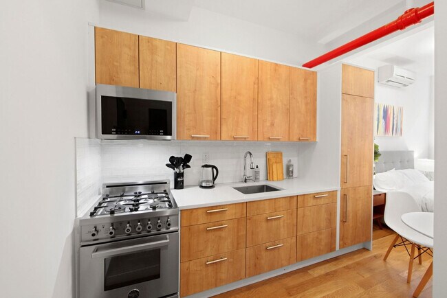 Foto del edificio - 517 W 45th St
