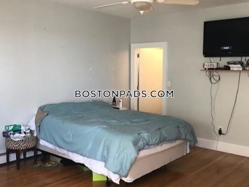 Building Photo - 203 Lynn Shore Dr