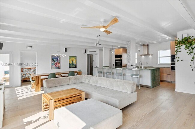Building Photo - 325 Ocean Dr