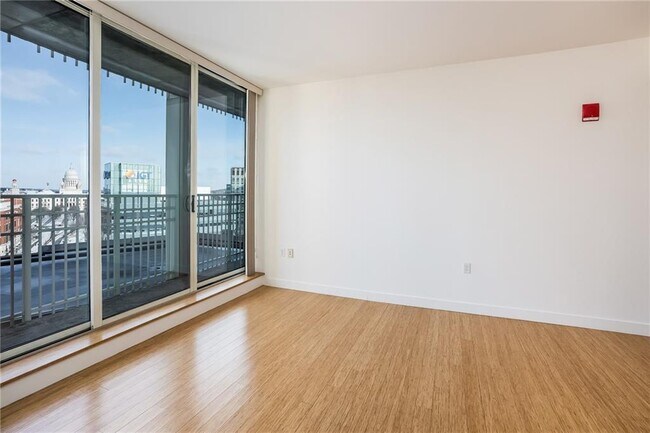 Foto del edificio - 1 W Exchange St