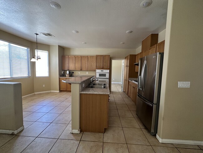 Foto del edificio - 8918 W Katie Ave