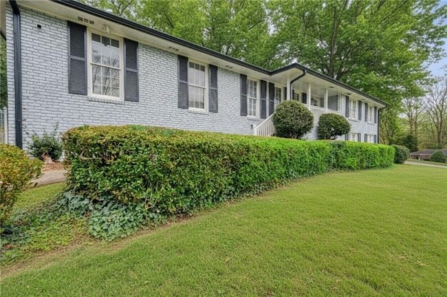 Building Photo - 2418 Brookdale Dr NE