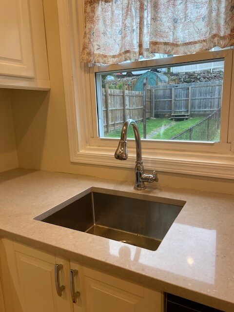 Building Photo - 524 Farnsworth St