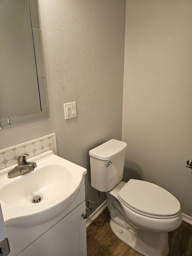 Building Photo - 735 Shady Heights Rd