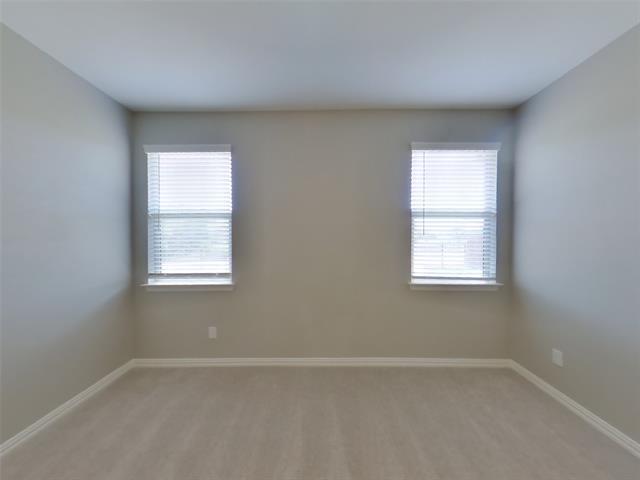 Foto del edificio - 268 Jenkinson Dr