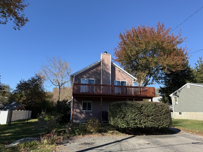 Building Photo - 43 Maywood Rd