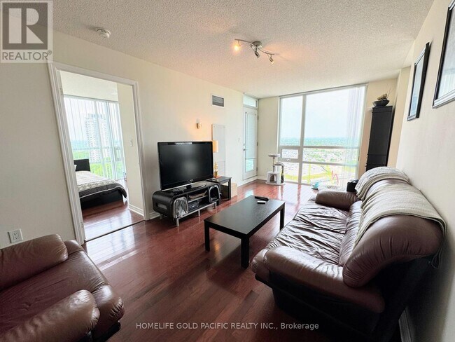 Photo du bâtiment - 88 Grangeway Ave