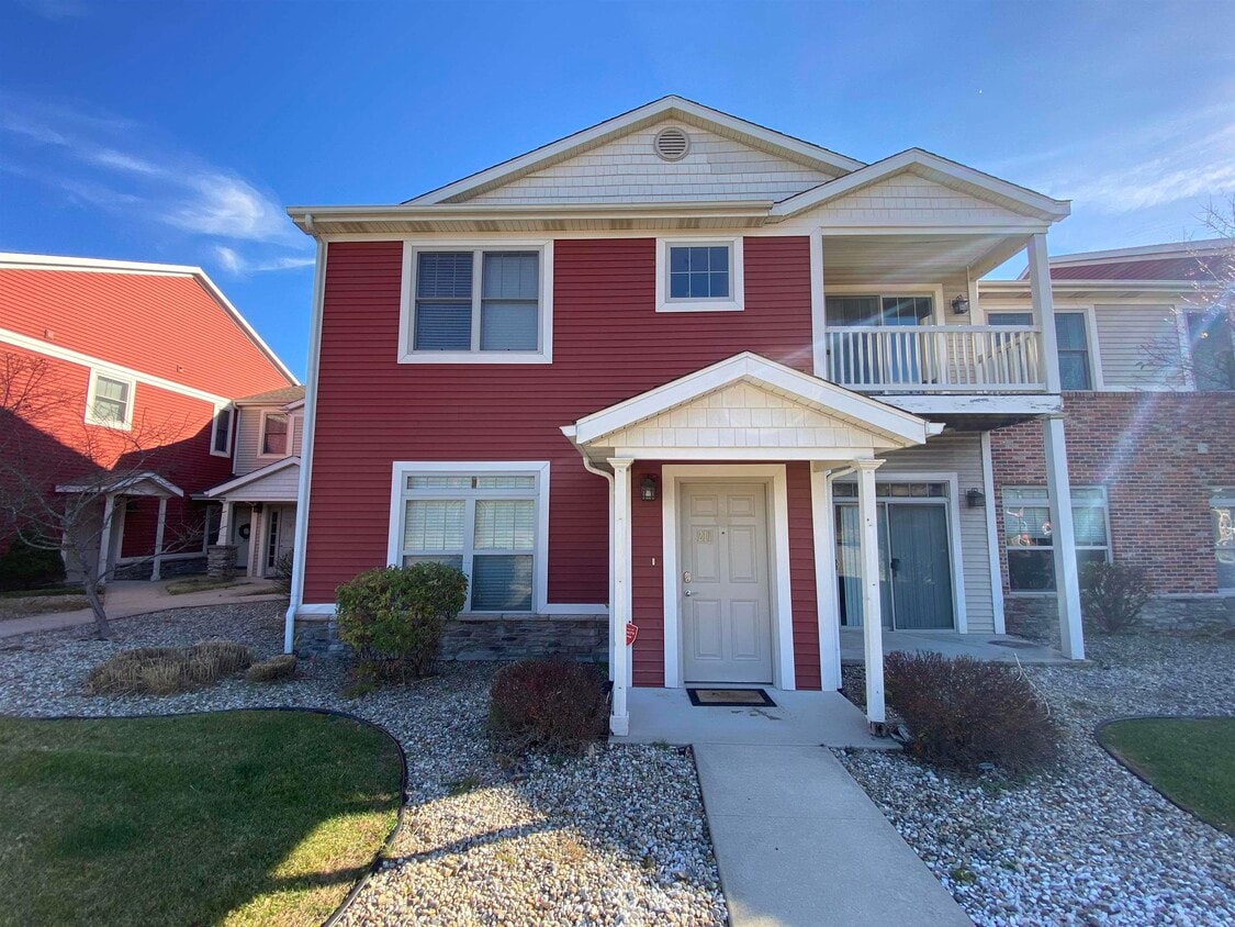 5640 Irish Way Unit 211, Mishawaka, IN 46545 Condo for Rent in