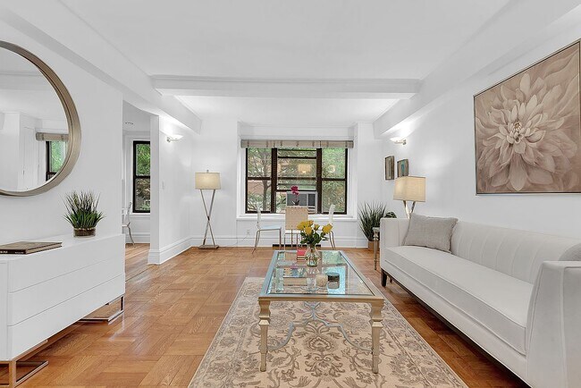 Foto del edificio - 35 W 92nd St