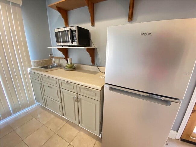 Building Photo - 1409 Madrid Way