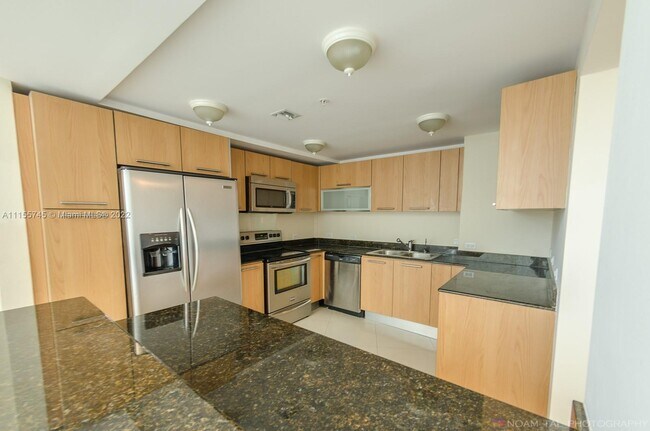 Building Photo - 3000 NE 188th St