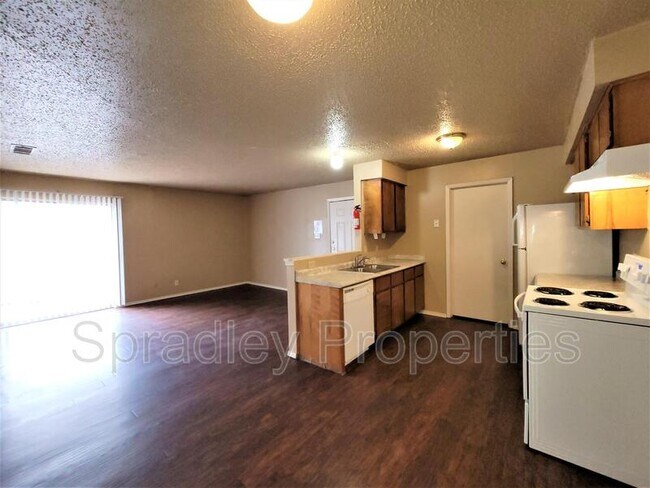 Building Photo - 2024B S 15th St