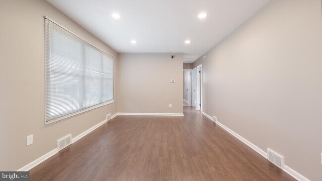 Building Photo - 123 Butternut Dr