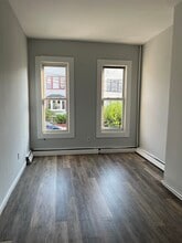Building Photo - 112 Irving St