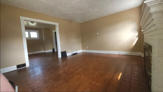 Building Photo - 2335 Buckeye Cir