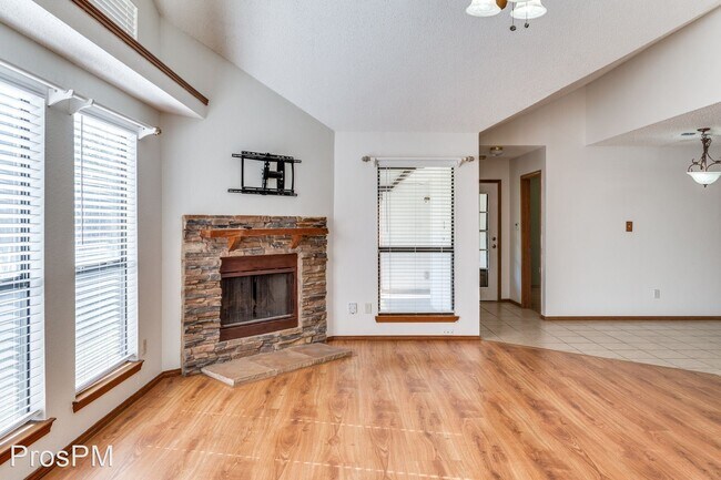 Foto del edificio - 3 br, 2 bath House - 4708 Jasmine Dr.