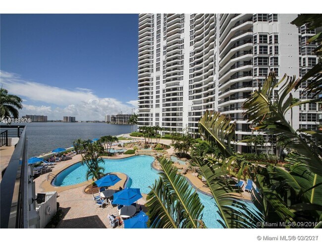 Foto del edificio - 19101 Mystic Pointe Dr