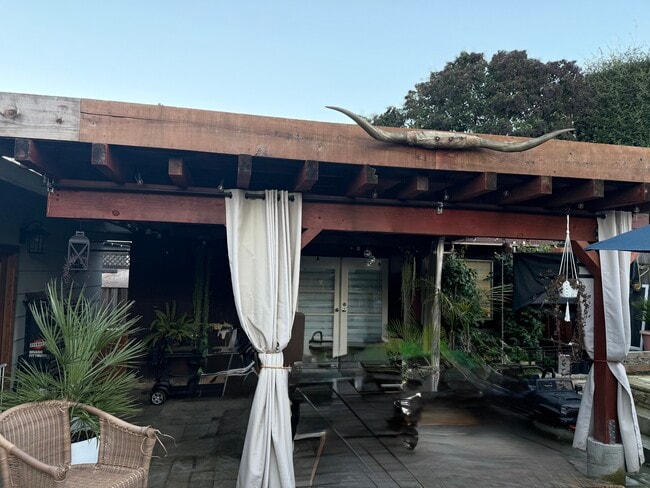 Building Photo - 3136 Hoen Ave