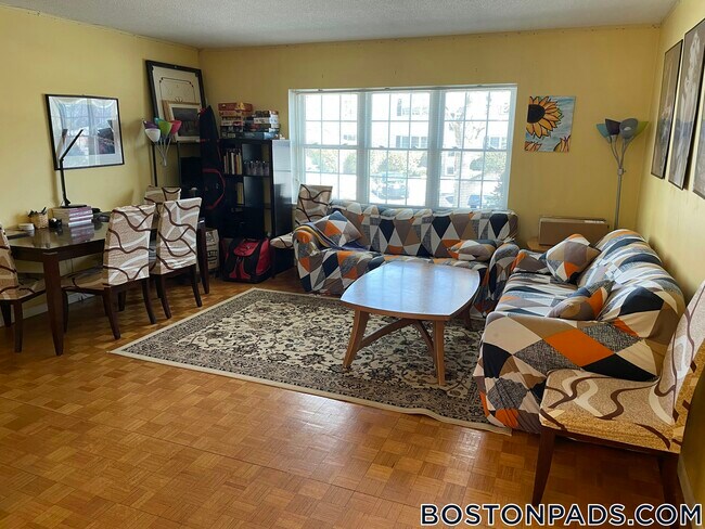 Foto del edificio - 162 Lake Shore Rd