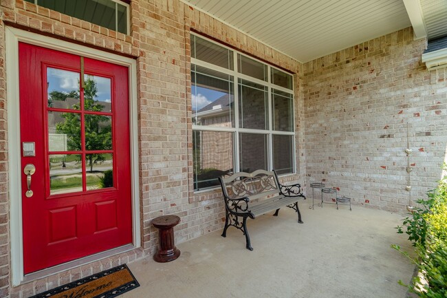 Foto del edificio - Immaculate 4 Bedroom Home with in Riverwal...