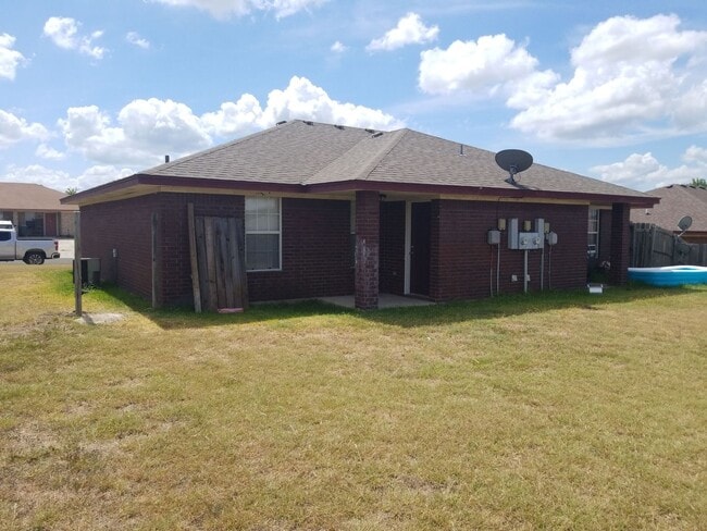 Building Photo - 5303 Daybreak Dr