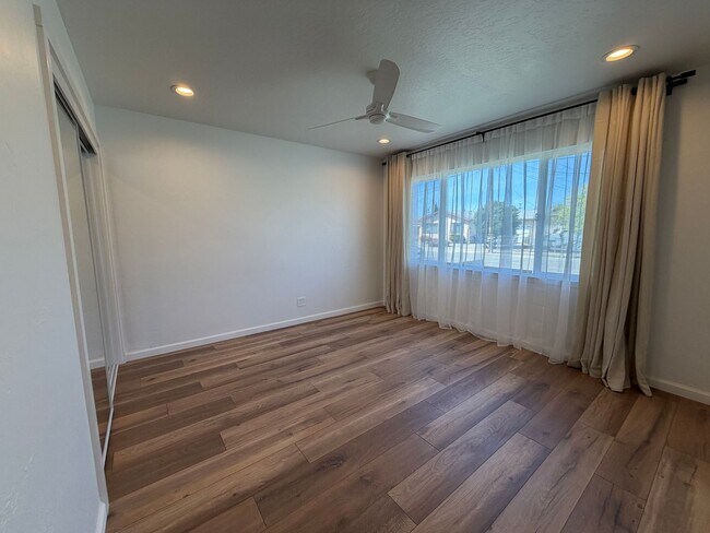 Foto del edificio - Welcome to this stunning 3 bedroom 1 bathroom home located in Fremont