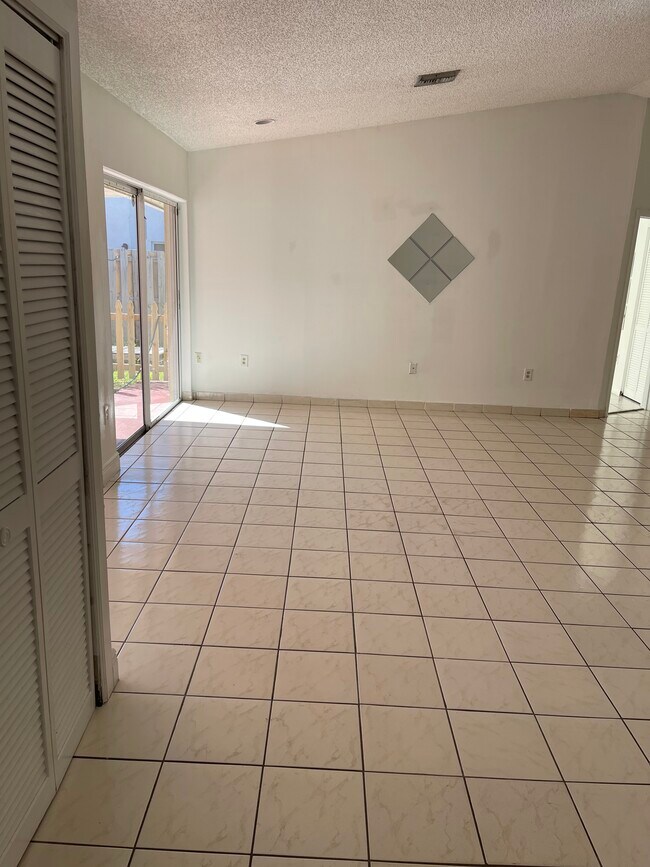 Living areas - 18800 NW 84th Ave